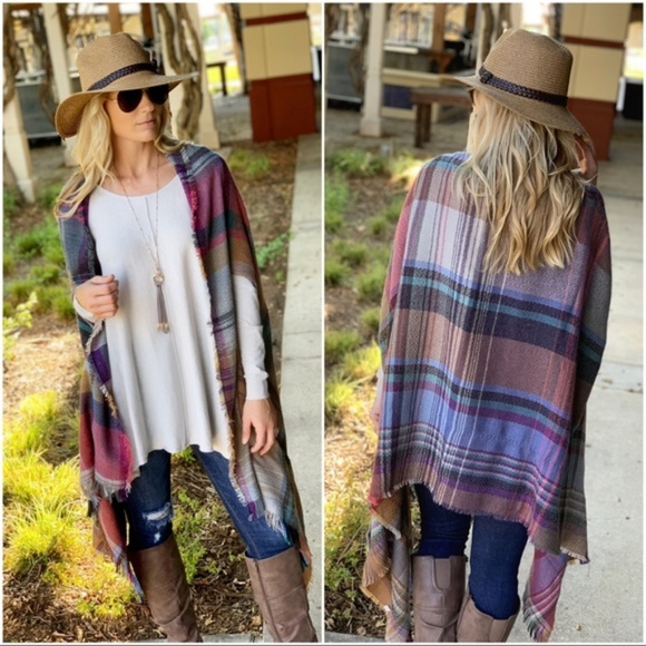 LAST ONE! By the Fire light Plaid poncho - Picture 4 of 4